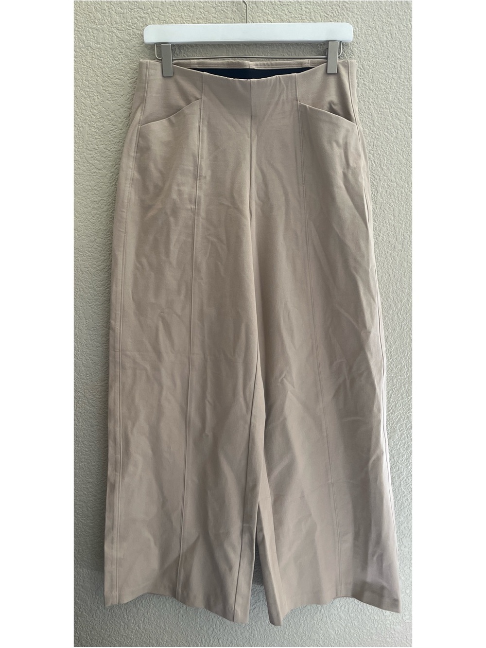 Old Navy Beige High Rise Pixie Wide Leg Pull On Pants Women’s Size Medium
